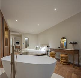 Selection of 5 bedroom seafront villas with heated pool on Ciovo near Trogir, sleeps 10